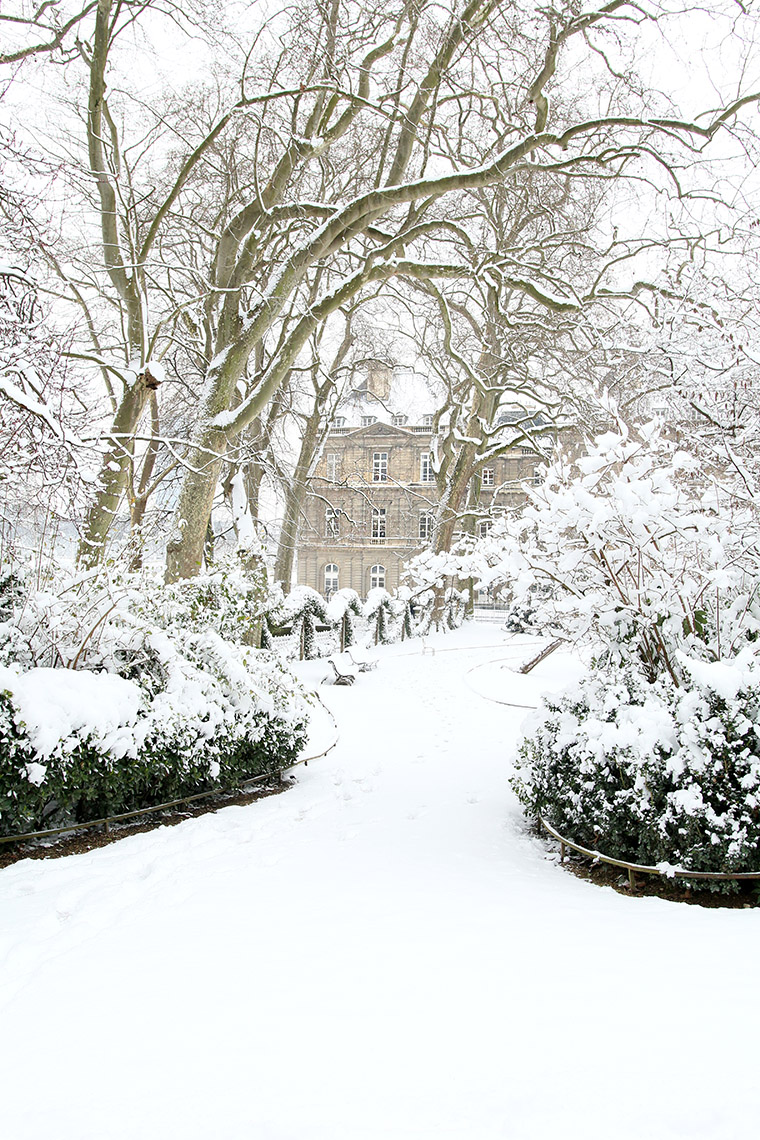 Le jardin du Luxembourg tout blanc de neige